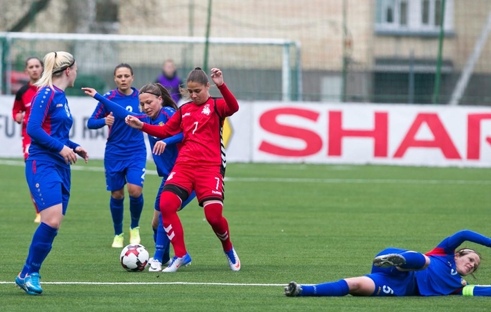 Moterų futbolo rinktinė nusileido Moldovai