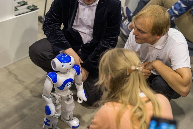 Technologijų mugėje Kaune – robotų kovos ir stebinančios inovacijos