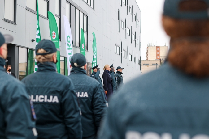 Naujajame policijos pastate jau įsikūrė trys komisariatai
