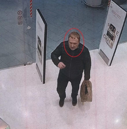 Pareigūnai aiškinasi, kas „Megoje“ nugvelbė kvepalus