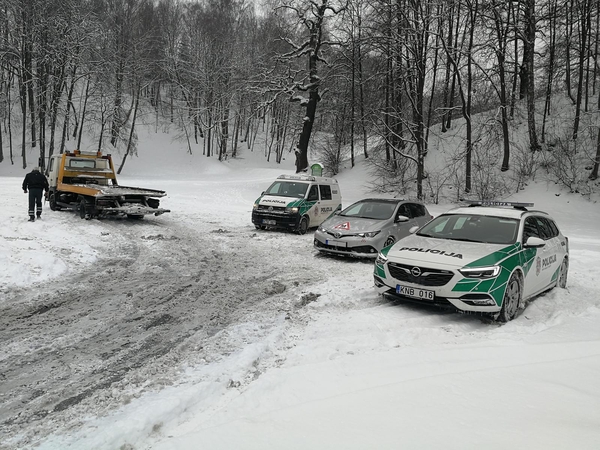 Sunku patikėti: prie mokomojo automobilio vairo – girtutėlis kaunietis
