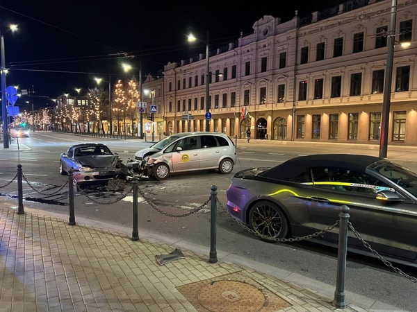Nelaimių vakaras Kaune: per valandą miesto centre nukentėjo trys žmonės