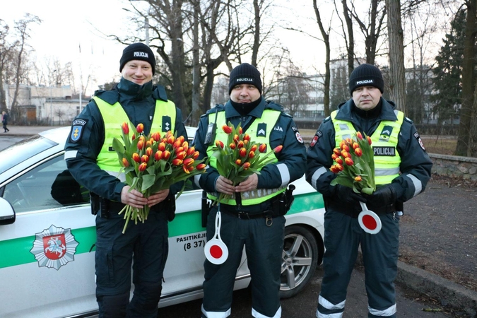 Moters dieną vairuotojos sulaukė ypatingo pareigūnų dėmesio