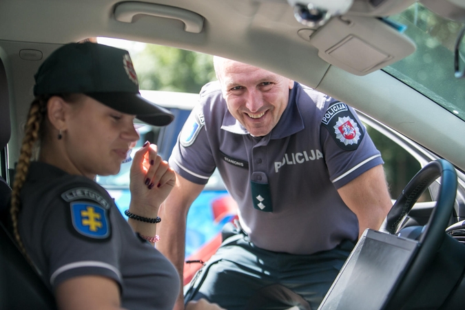 Pareigūnai po surengtų reidų: atostogaukite nuo darbų, o ne nuo pavyzdingo vairavimo