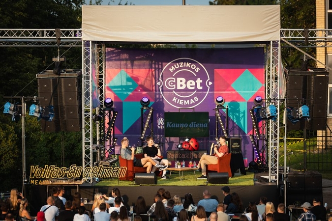„Kitokie pasikalbėjimai“ skelbė „Cbet muzikos kiemo“ sezono pradžią