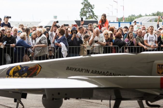 Prie „Bayraktaro“ pirkimo prisidėjusi moteris: pakėlė pensiją, reikės daugiau aukoti