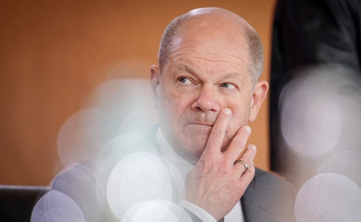 „Der Spiegel“: Sholzas blokuoja naują karinę pagalbą Ukrainai