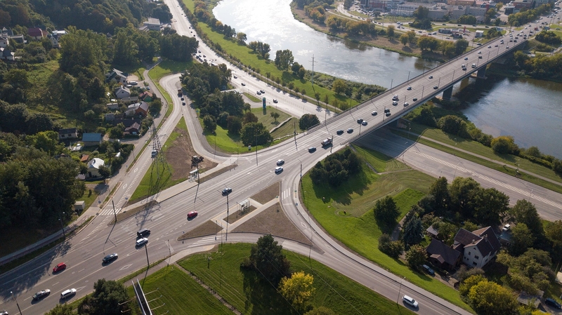 Geros žinios dviratininkams: ties Varnių tiltu įrengtos patogios nuovažos