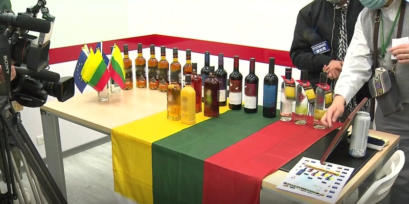 Kinijai neįsileidus lietuviško romo, jį pirko Taivanas: surengė ir degustaciją prie trispalvės