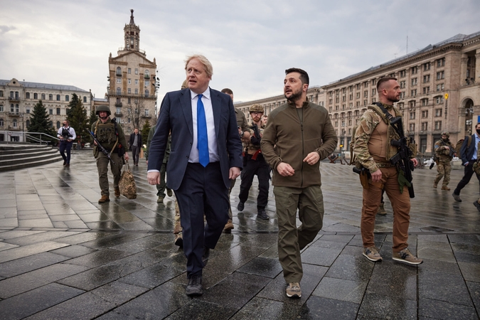 Kyjive viešintis B. Johnsonas: V. Putino siaubingi tikslai žlunga