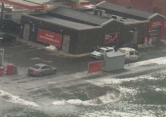 Girtas vairuotojas spruko nuo policijos, bet buvo sulaikytas