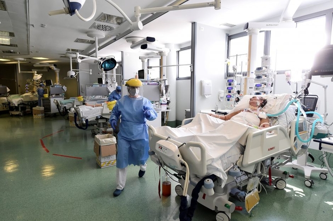 Koronavirusas Lietuvoje: 465 nauji atvejai, trys žmonės mirė