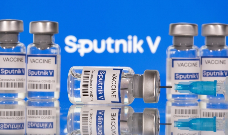 Brazilija visiškai patvirtino „AstraZeneca“ vakciną ir užsakė rusiškos „Sputnik V“