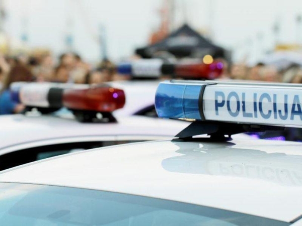 Prienų rajone ant kelio rastas mirusio vyro kūnas
