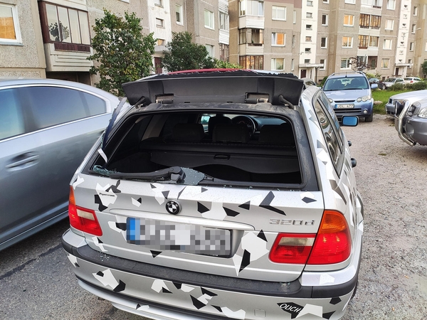 Vagių taikiniu tapo BMW: nugvelbė menkaverčius daiktus, o vertingus paliko