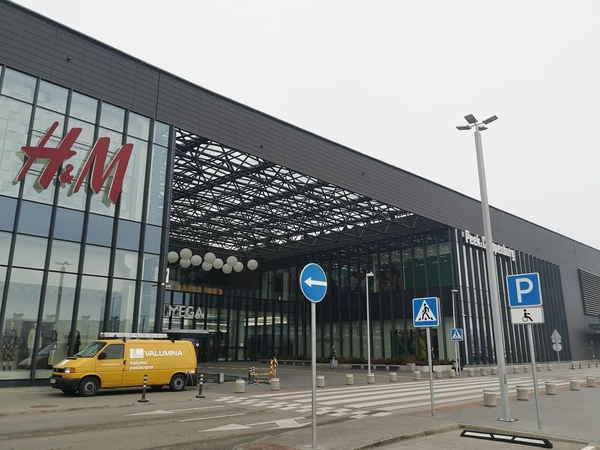 Prekybos ir laisvalaikio centras „Mega“ vėl dirba visu pajėgumu