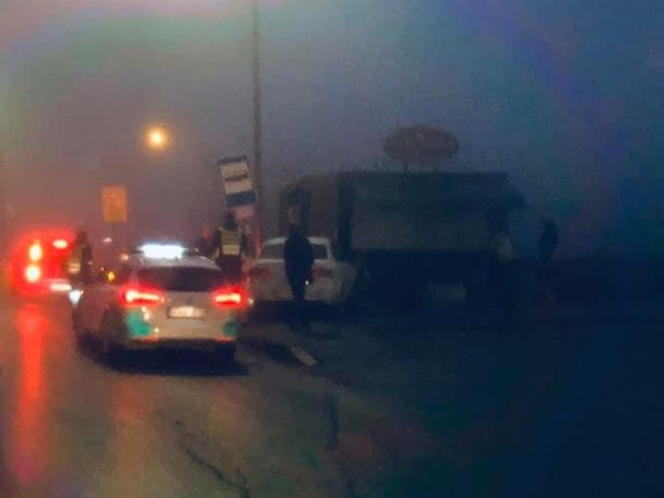 Domeikavoje „Volkswagen“ taranavo kebabinę