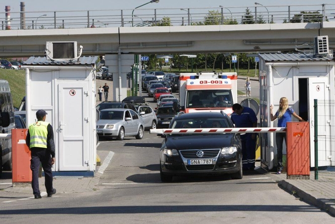 Paaiškėjo, kada automobiliai per Kuršių marias bus keliami greičiau