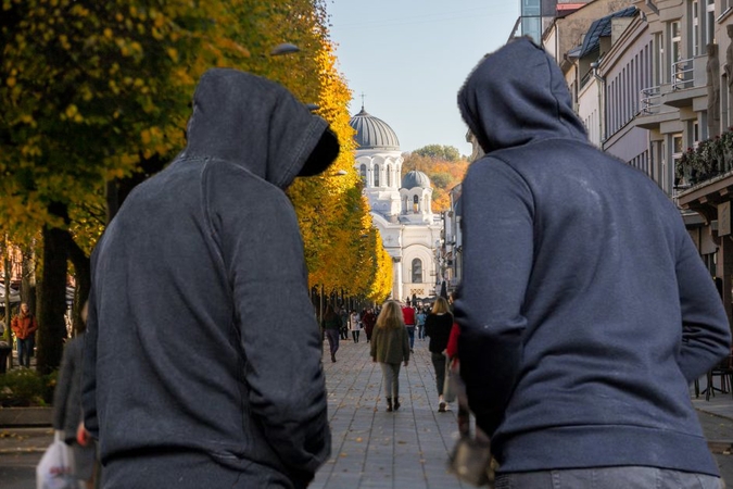 Nesutramdomi nepilnamečiai baugina Laisvės alėjos prekeivius: situacija baisi