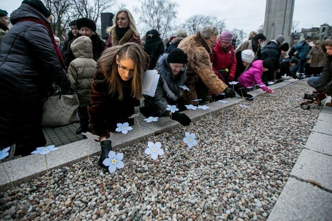 Proga: sausio 12-ąją kauniečiai kviečiami kurti neužmirštuolių pievą Laisvės gynėjams prisiminti ir pagerbti.