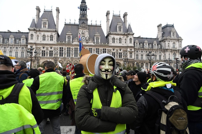 Prancūzijoje į gatves grįžta „geltonųjų liemenių“ protestai