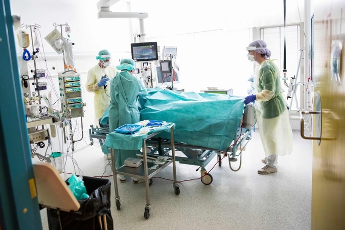 Ligoninėse gydoma 560 COVID-19 pacientų, iš jų 73 – reanimacijoje