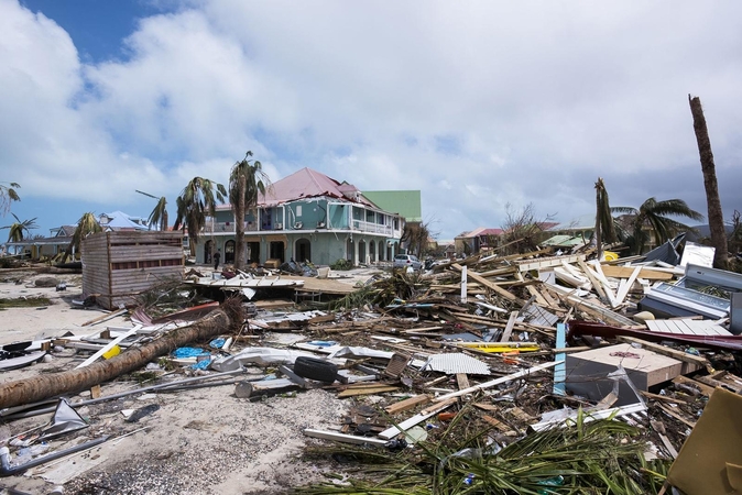 Uraganas „Irma“ Karibų regione nusinešė per 12 gyvybių