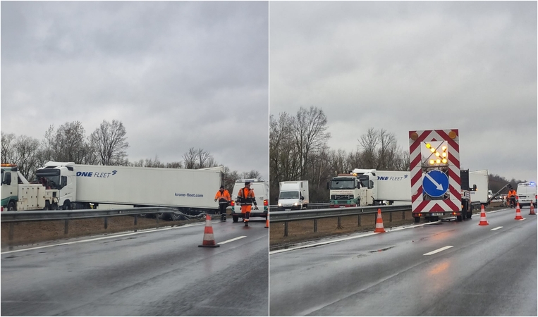 Vilkikų avarija magistralėje: vienas po smūgio apvirto, sužalota vairuotoja