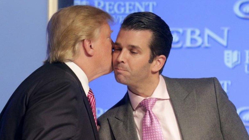 Donaldas Trumpas (kairėje) ir D. Trumpas jaunesnysis (dešinėje)