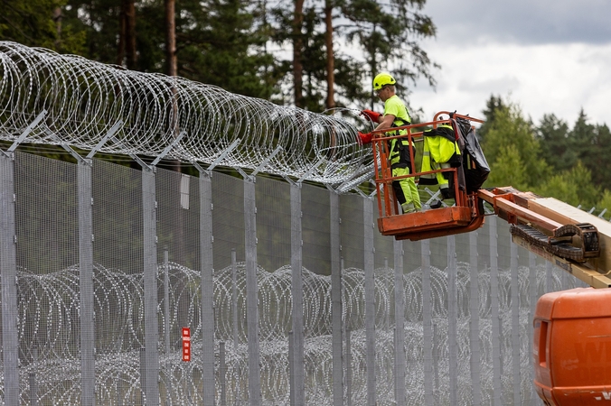 Nors Baltarusijos pasienyje darbai eina į pabaigą, pripažįsta: nėra neįveikiamų barjerų