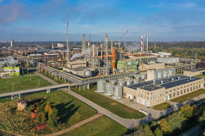 Sprendimas: nuo gruodžio 1 d. valstybei nebefinansuojant COVID-19 testų nevakcinuotiems ir šia liga nepersirgusiems darbuotojams, finansinę privalomų testų naštą prisiėmė „Achema“.
