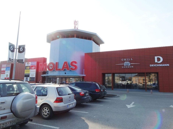 Prie prekybos centro „Molas“ – nauja automobilių statymo tvarka