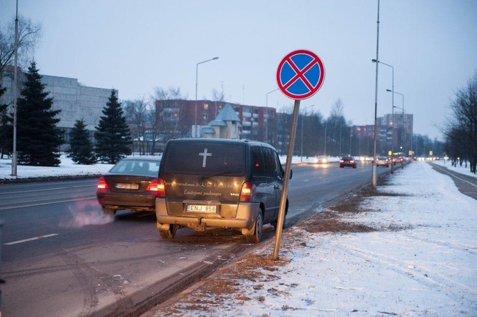 Mįslingos žmonių mirtys Kaune: vienas rastas bute, kitas – paskendęs po grindimis