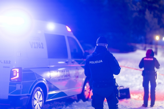 Dėl smurto į butą Vilniuje atvykusius policininkus užpuolė neblaivi kompanija