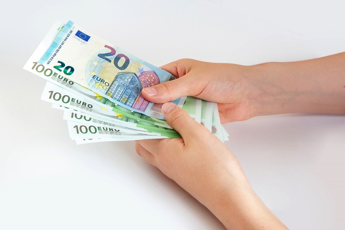 Siūlo kompensuoti 2010-2011 metais netektas pajamas už ypatingas darbo sąlygas