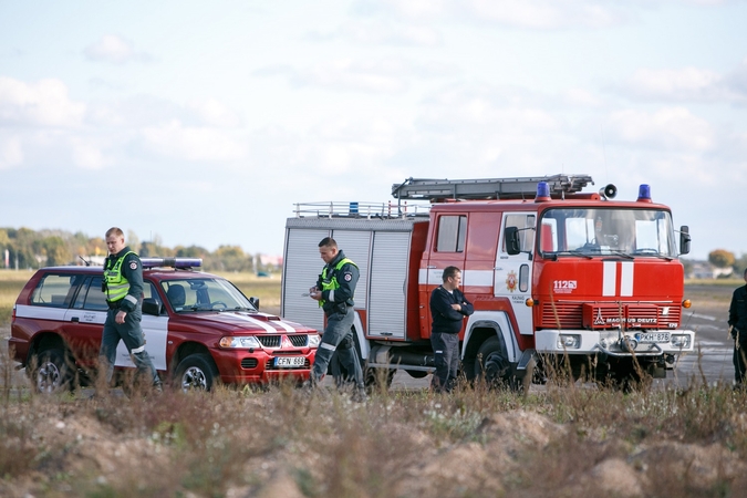 Kauno aerodrome avariniu būdu leidosi lėktuvas, buvo iškviesti ugniagesiai