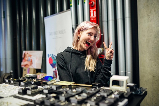 „Fashion bazaar“ išpirktuvėse – net 200 dalyvių ir stilingi kainų medžiotojai