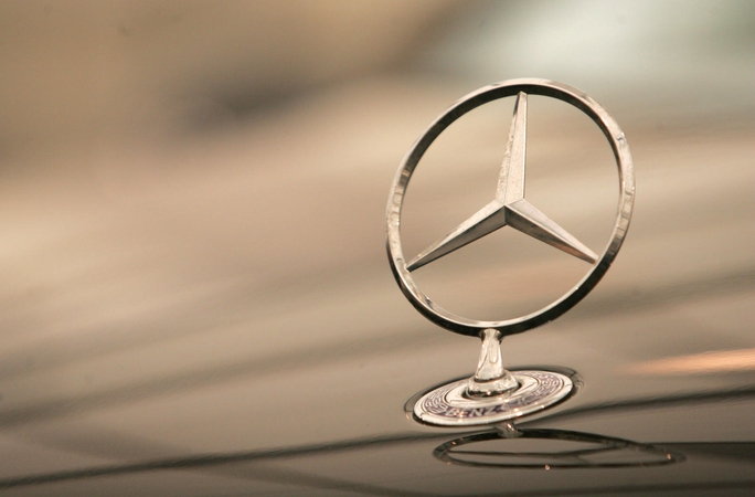 „Mercedes-Benz“ per pusmetį pardavė daugiau nei 1 mln. automobilių