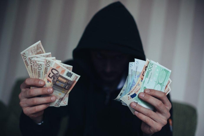 Sukčiai iš vilnietės išviliojo beveik 26 tūkst. eurų