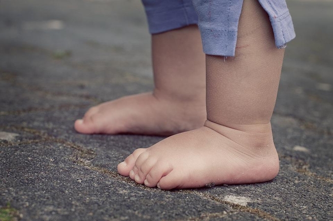 Girtų tauragiškių vaikas į parduotuvę atėjo basas