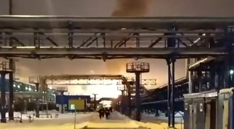 Rusija liepsnoja: netoli Sankt Peterburgo užsidegė gamtinių dujų terminalas