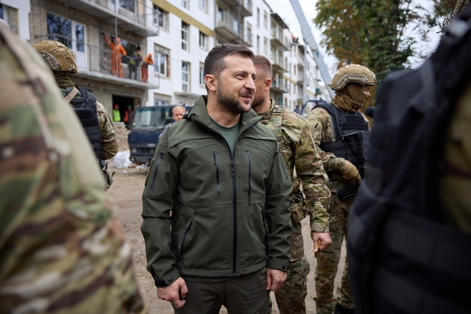 V. Zelenskis po apsilankymo Iziume: judame vienintele kryptimi – į priekį pergalės link