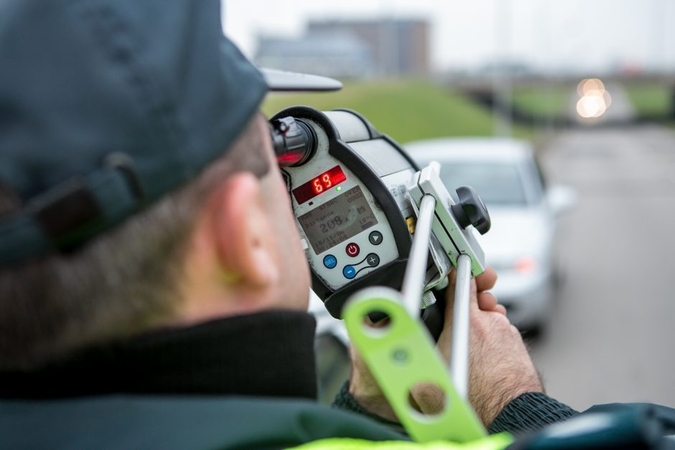 Pakaunėje 111 km/val. greičiu skriejęs lakstūnas: skubu į policijos komisariatą