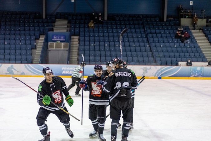 Varžovams šansų nepalikę „Hockey Punks“ pateko į Lietuvos čempionato finalą 