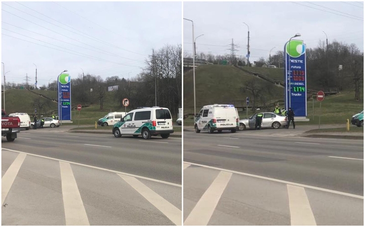Jonavos gatvėje – gausios pareigūnų pajėgos: krėtė BMW – įtaria radę narkotikų