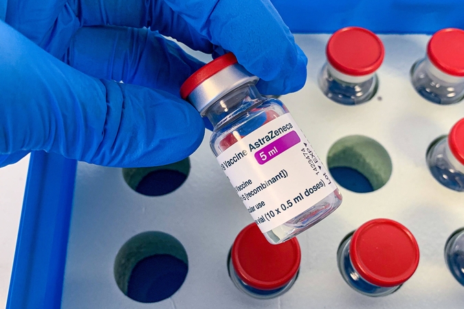 Europos vaistų agentūra spręs dėl „AstraZeneca“ vakcinos saugumo