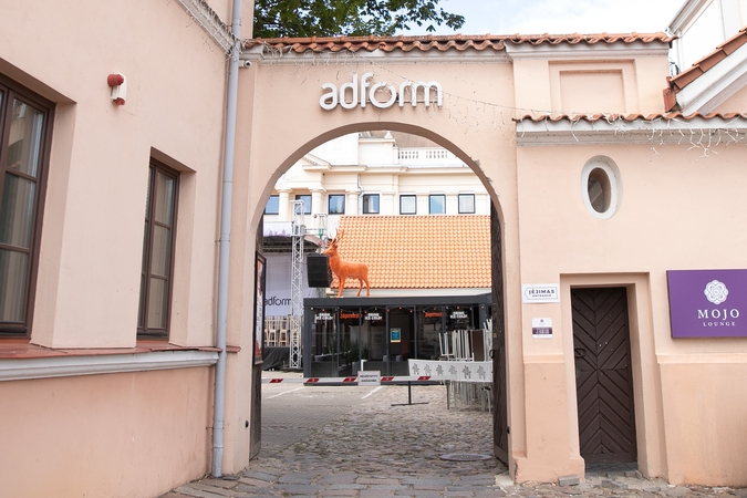 Neramina: toliau daugėja atvejų, susijusių su COVID-19 protrūkiu „Adform kiemelyje“
