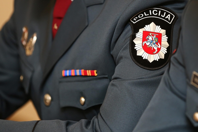 Tarnyba policijoje – yda, nuodėmė?