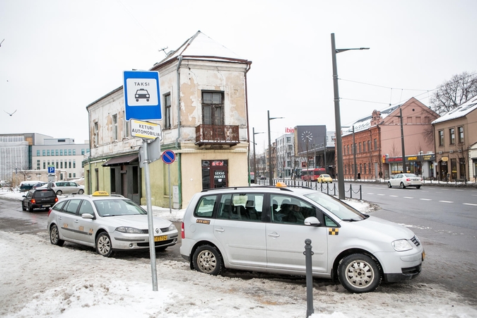 Ginčai dėl taksi stotelių: kodėl kai kurie pažeidėjai lieka nenubausti?