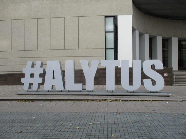 Rinkimai: alytiškius glumina V. Grigaravičių norinčių pakeisti kandidatų gausa